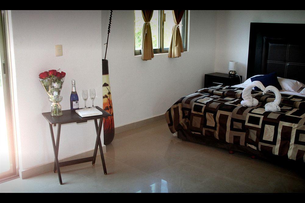 بويرتو أفينتوراس Villas Picalu Lodge المظهر الخارجي الصورة