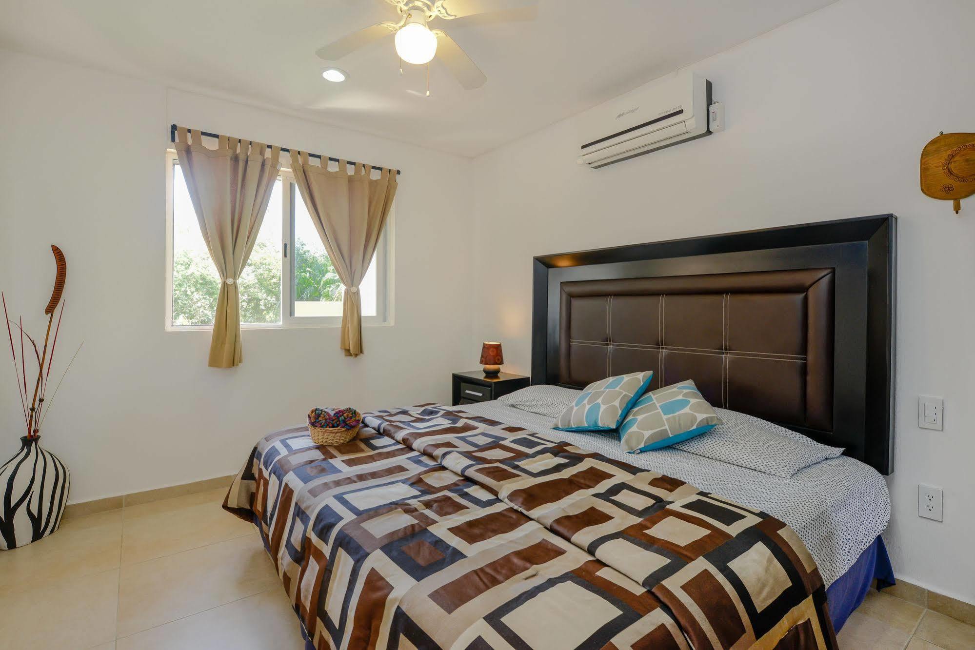 بويرتو أفينتوراس Villas Picalu Lodge المظهر الخارجي الصورة